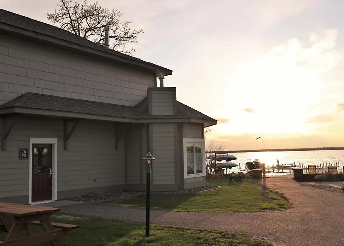 Bay Colony 773