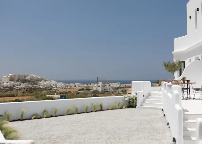 Naxos White Concept