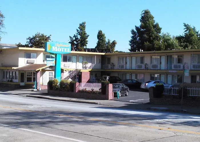 Highlander Motel