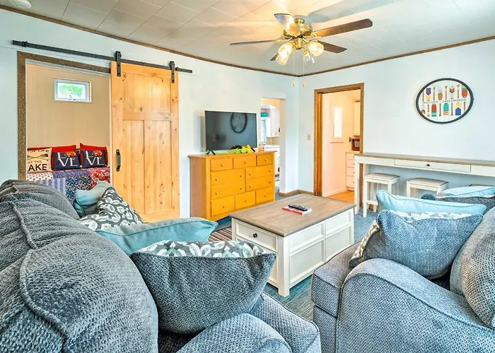 Historic Cabin Retreat: Steps To Okoboji Lake