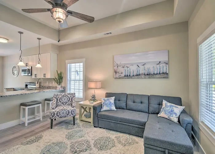 Ocean Isle Beach Home W/ Shared Lanai