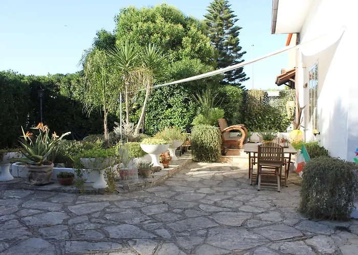 Casina Elio - Charming Villa With Private Garden & Parking