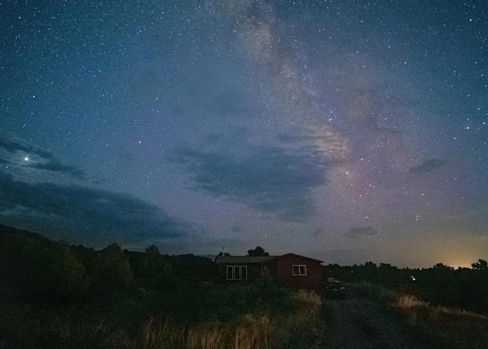 Cozy Remote Retreat • Mountain Views • Stargazing