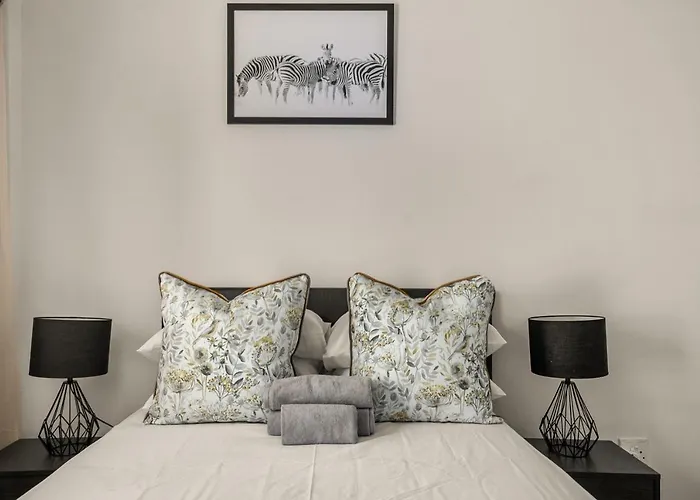 V&S Apartments - Immaculate Luxury Apartment In Fourways, Johannesburg