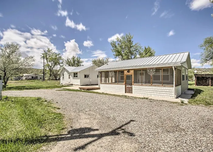 Idyllic Gem: Screened Porch, 1/2 Mi To River!