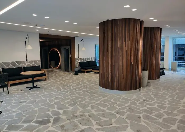 Exclusive Gav Resort