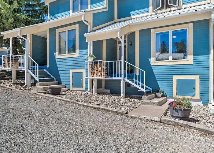 Eclectic Home W/ Deck: 4 Miles To Ski Cloudcroft!