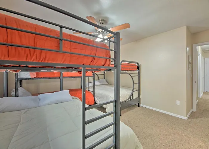 Fenced Yard, Fire Pit: Quiet Show Low Home!
