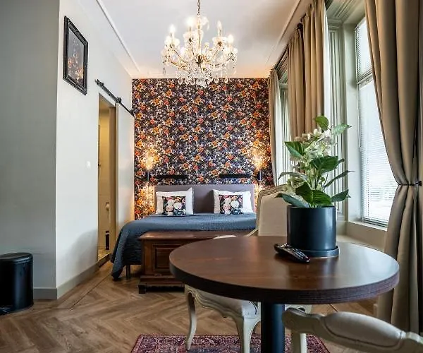 The Hogg House - A City Delight For Two