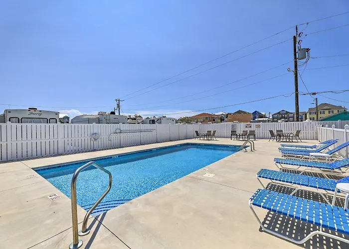 Atlantic Beach Studio W/ Community Pool!