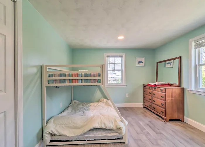 Bike To Beach: Centerville Home W/ Deck!