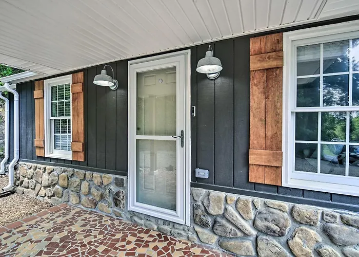 Updated Bristol Retreat ~ 2 Miles To Downtown!