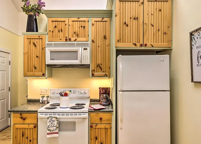 2 Bedrooms, Near Biking Trail, And Frankfort!