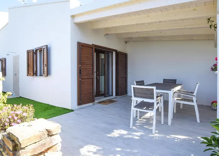 1 Bedroom Beach Front Home In Budoni