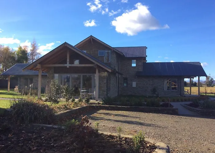 Golfcourse Road Chalets And Lodge