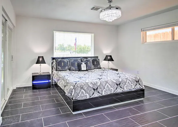 Waterfront Lake Home W/ Deck - New Renovations!