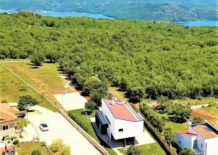 Luxury Villa Hedone With Heated Pool, Welness And Playground