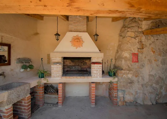 Villa Ca'Pietra, Rustic Stone House