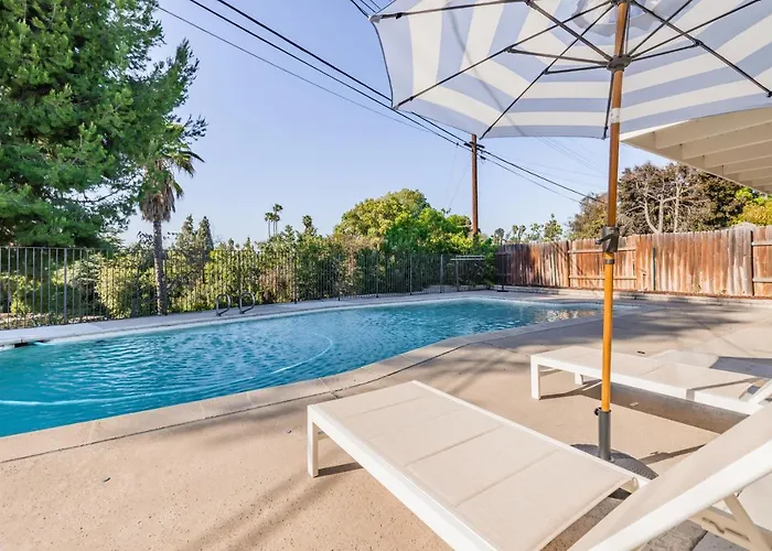 #Marbella Lane - Cozy Modern Home With Relaxing Design & Pool