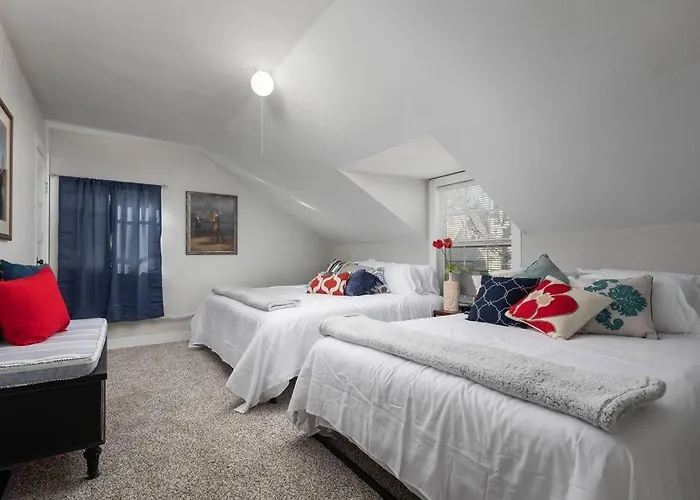 Grand Performance Home 3 Min To Downtown, Stockyard, At&T