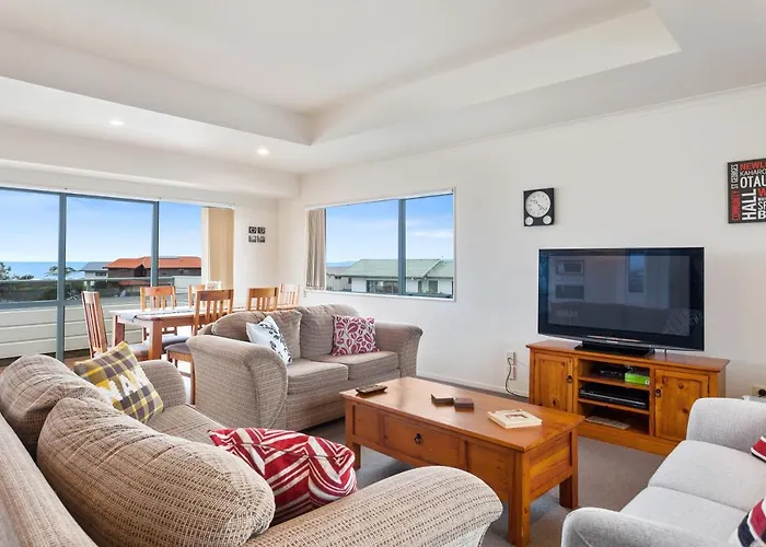 White Island Views - Ohope Holiday Home