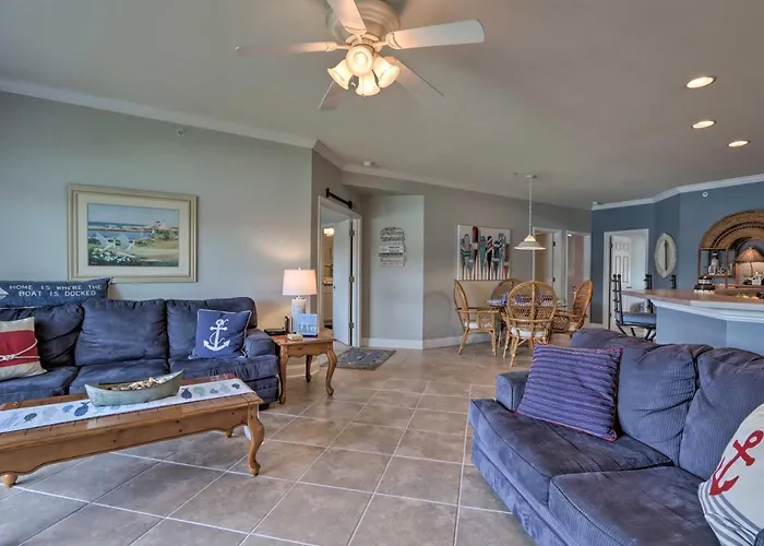 Balcony & Seasonal Pool: Lakefront Ozark Condo
