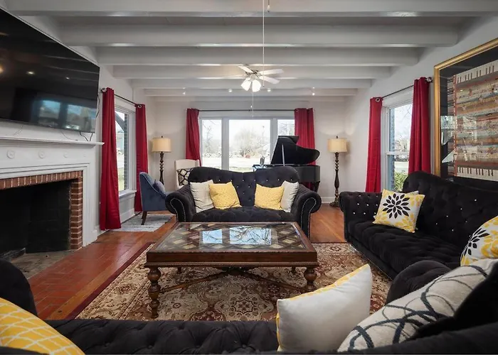 Grand Performance Home 3 Min To Downtown, Stockyard, At&T