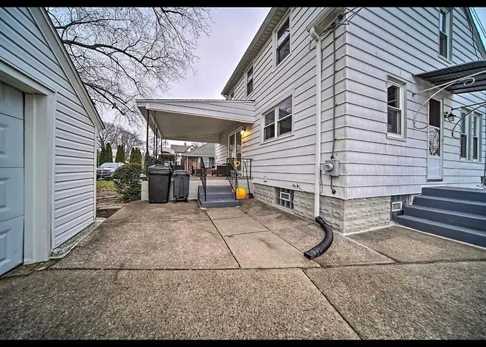 Modern Home • Family Friendly • Grill • Fireplace