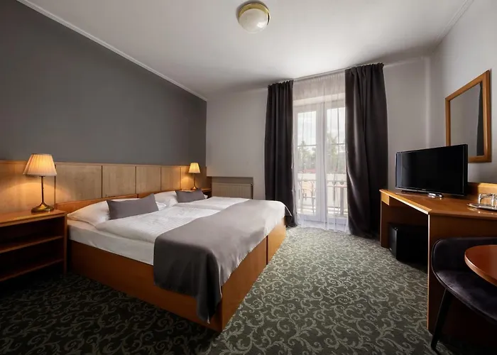 Prague Hotel Carl Inn Restaurant & Parking