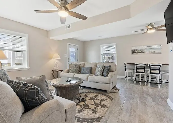 Spectacular 3 Bedroom Condo One Block To The Beach