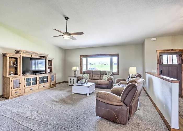 Luxe Spearfish Hideaway: Golf, Hike, Explore!
