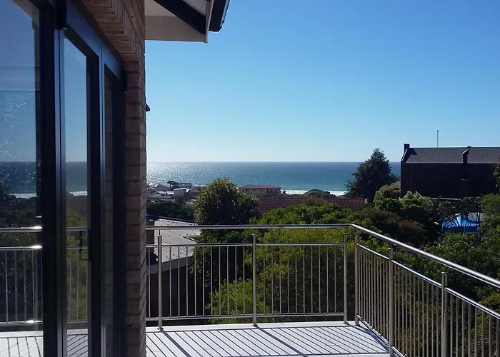 The Lookout Deck - Near Secrets Beach