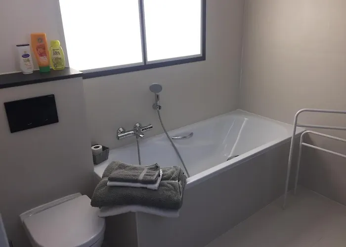 Studio 36M2, Dans Un Beau Domaine Privee Au Calme.