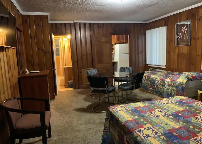 Dewitt Rooms & Cottages