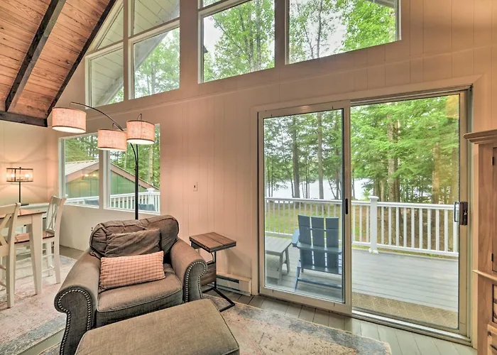 Cozy Maine Lakefront Escape | Fall Foliage & Fire
