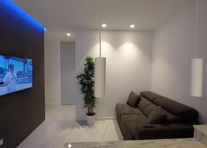 Seven Seas Apartments