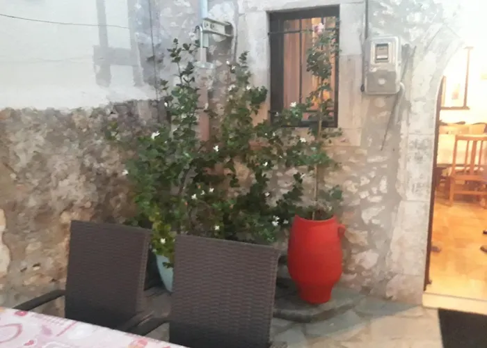Koutouloufari Cosy Cretan Cottage