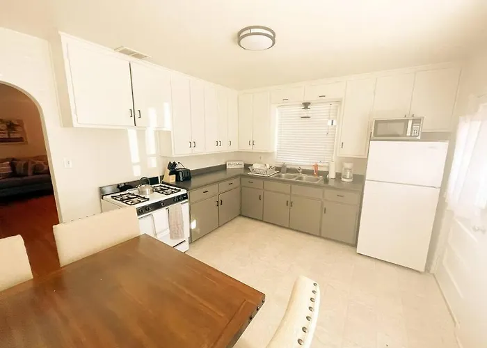 Pet Friendly! Private Casita In Nob Hill