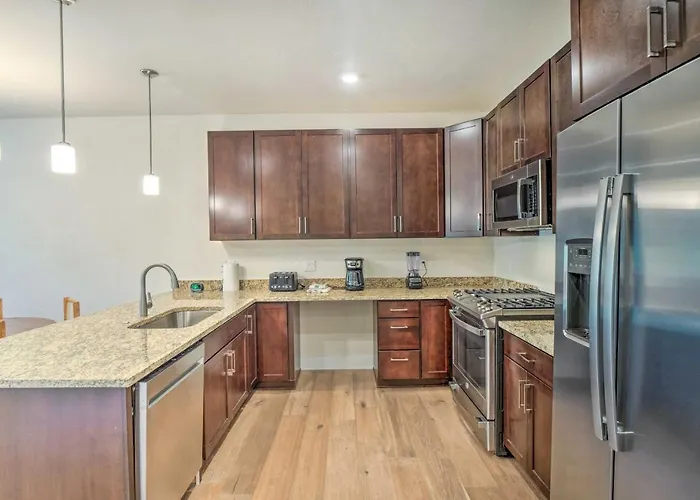 Condo 2 Mi To Keystone Resort: Relax Fireside!
