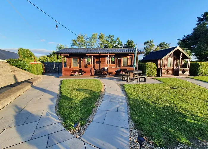 Cosy Countryside Log Cabin