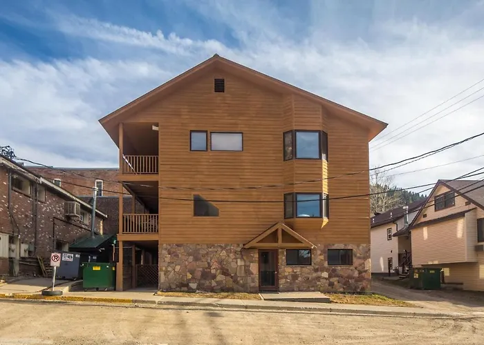 225 6Th Avenue Unit 3