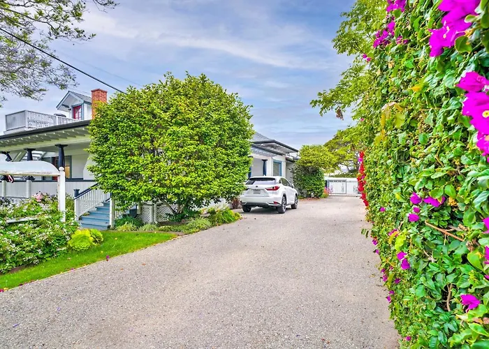 Cozy Carpinteria Apartment: Walkable Location