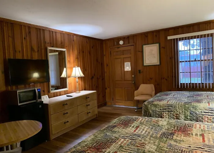 Dewitt Rooms & Cottages