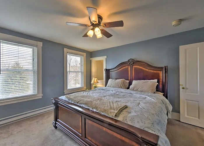 Cozy Getaway - 10 Miles To Mount Wachusett Skiing!