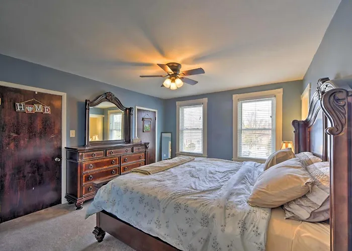 Cozy Getaway - 10 Miles To Mount Wachusett Skiing!