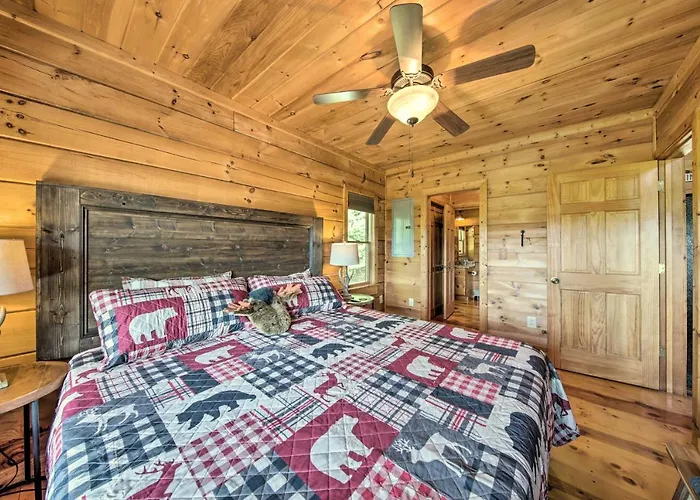 Secluded Blue Ridge Cabin: Walk To Trails!