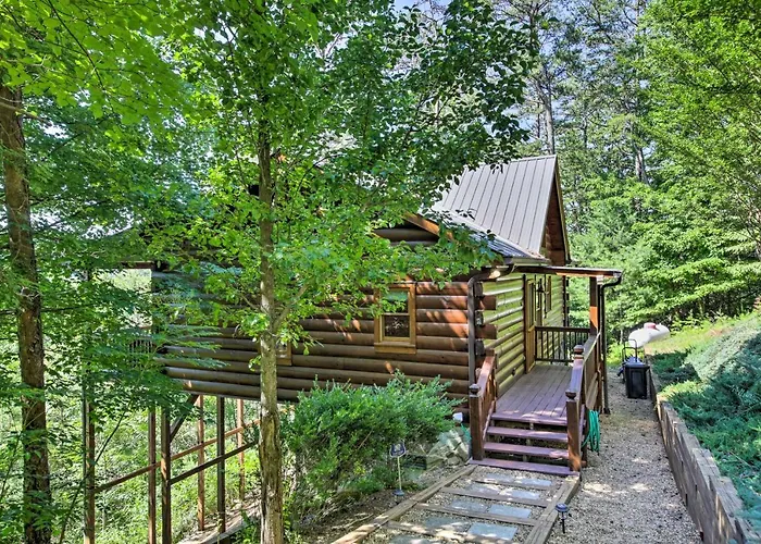Secluded Blue Ridge Cabin: Walk To Trails!
