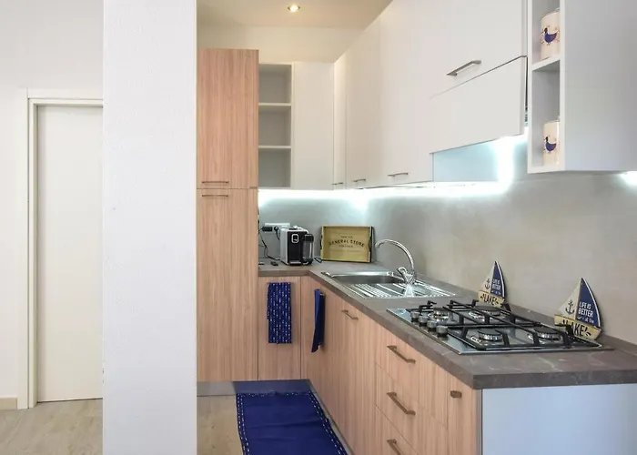 1 Bedroom Beach Front Home In Budoni