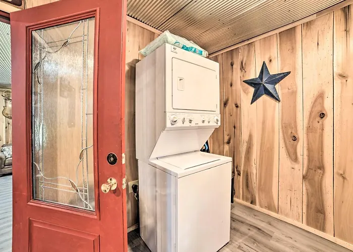 Charming New Concord Cabin On 50-Acre Farm!