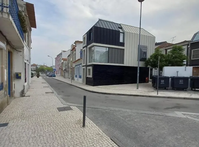 Casa Aveiro Modern House